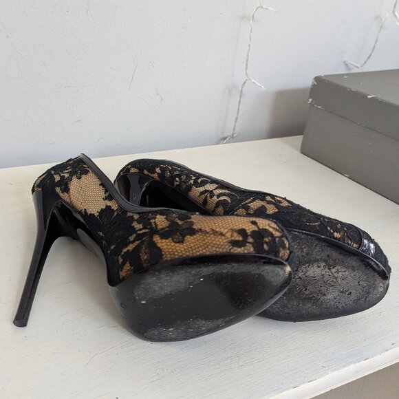 Alexander McQueen Lacy Pumps - Picture 7 of 11